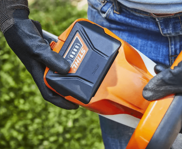 STIHL AK 30 Lithium-Ion Battery - Image 4