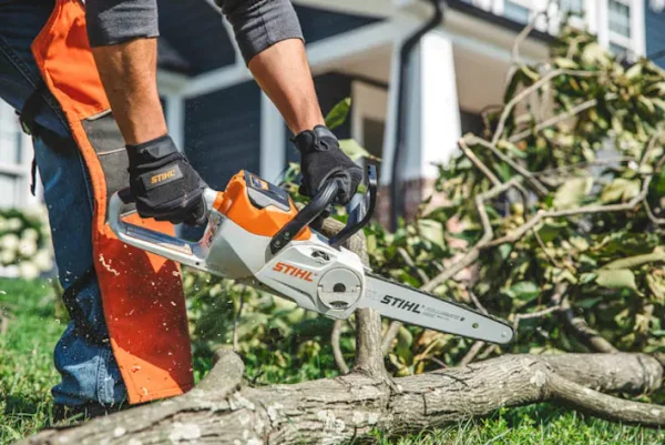 STIHL MSA 140 C-B SET w/ Charger