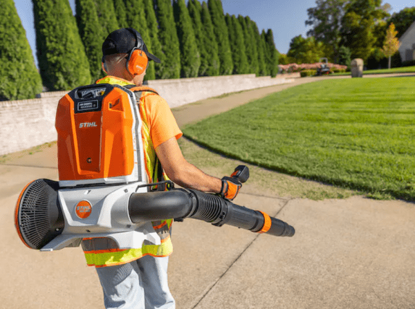STIHL BGA 300 Commercial Backpack Blower - Image 2